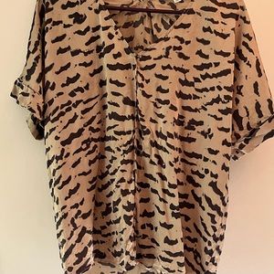 Cabi small, 100% silk blouse